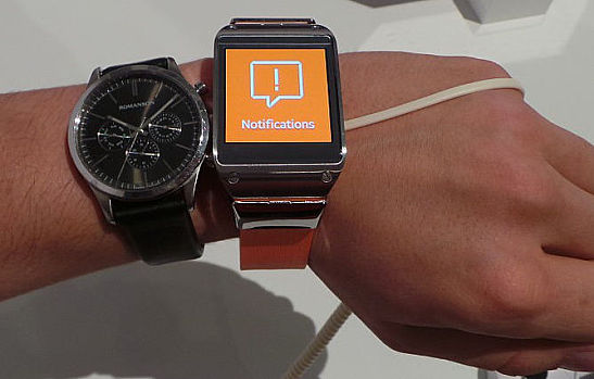 The Galaxy Gear arrives in the US in October